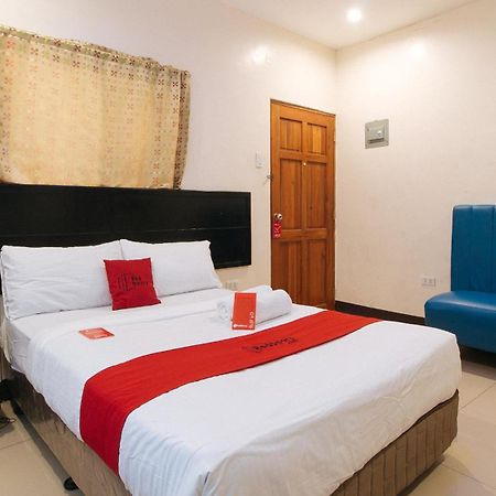 OYO 490 V-cat Apartelle Manila Esterno foto