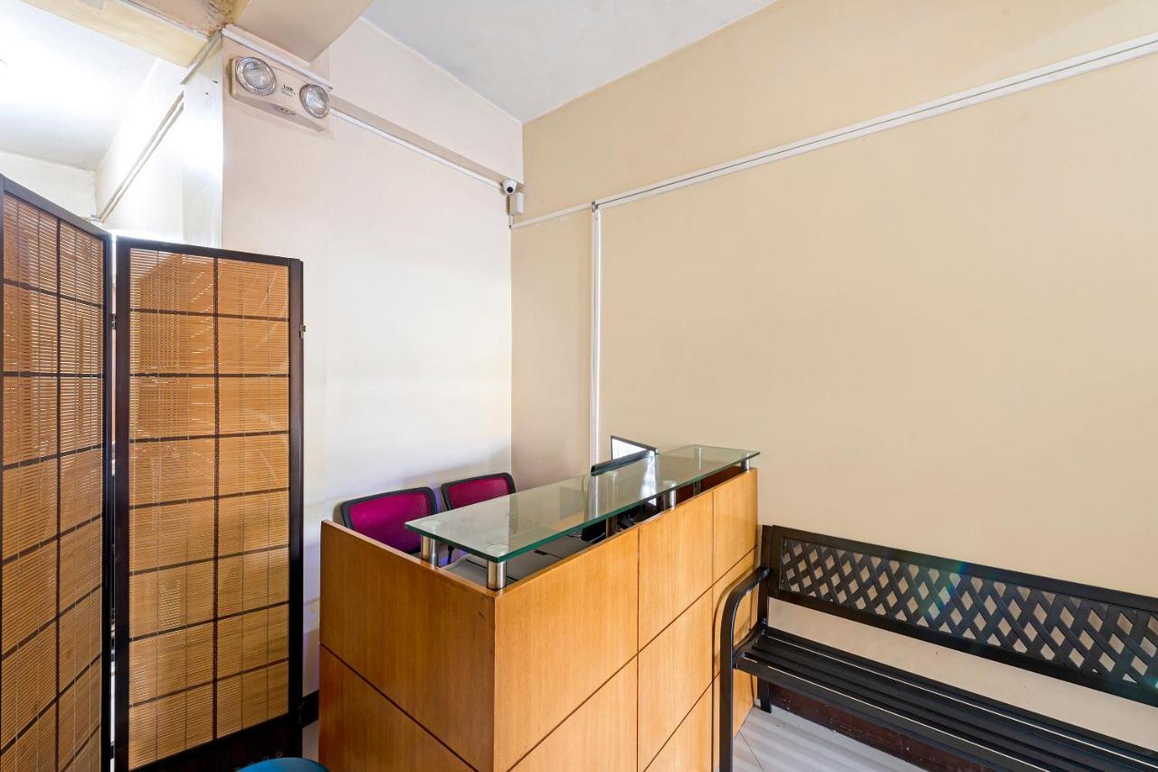 OYO 490 V-cat Apartelle Manila Esterno foto